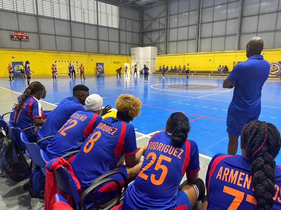 Depois de amistosos contra a seleção cubana, técnico do handebol de Sarandi resume: “experiência única”